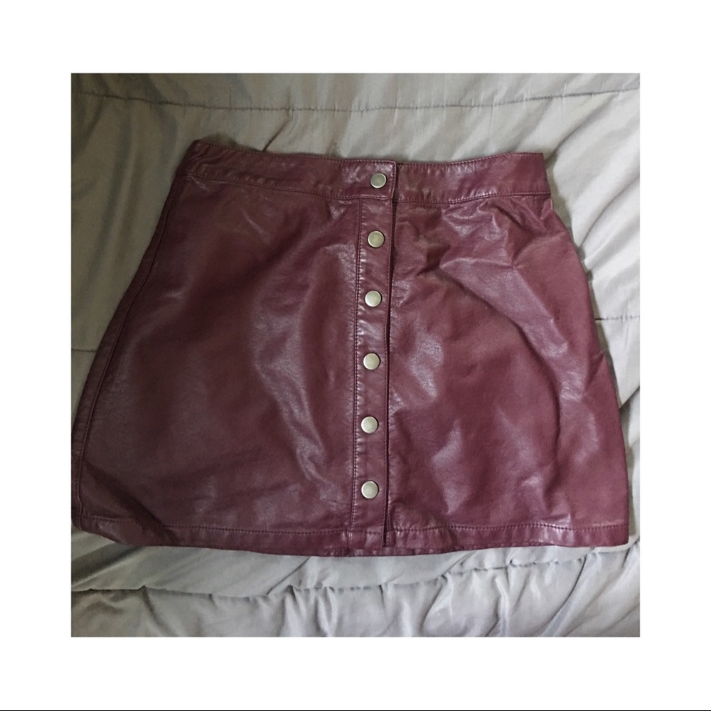 Button-up leather skirt